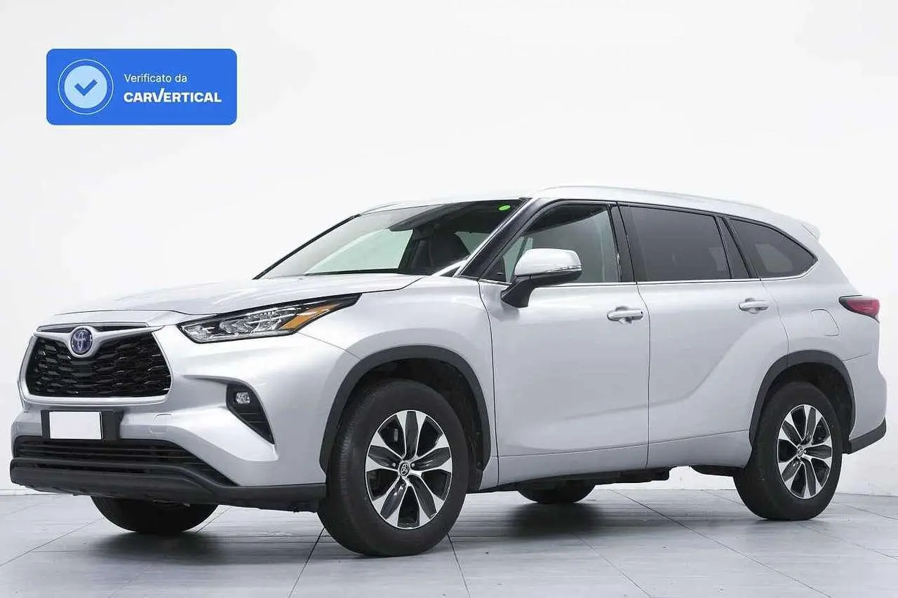 Photo 1 : Toyota Highlander 2021 Petrol