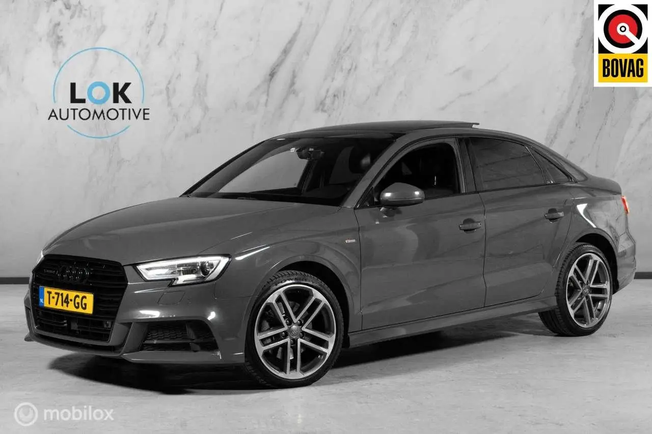 Photo 1 : Audi A3 2017 Petrol