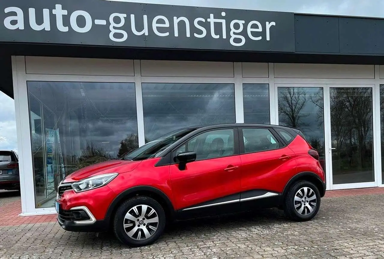 Photo 1 : Renault Captur 2017 Petrol