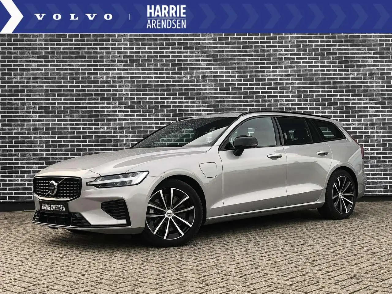 Photo 1 : Volvo V60 2024 Hybride