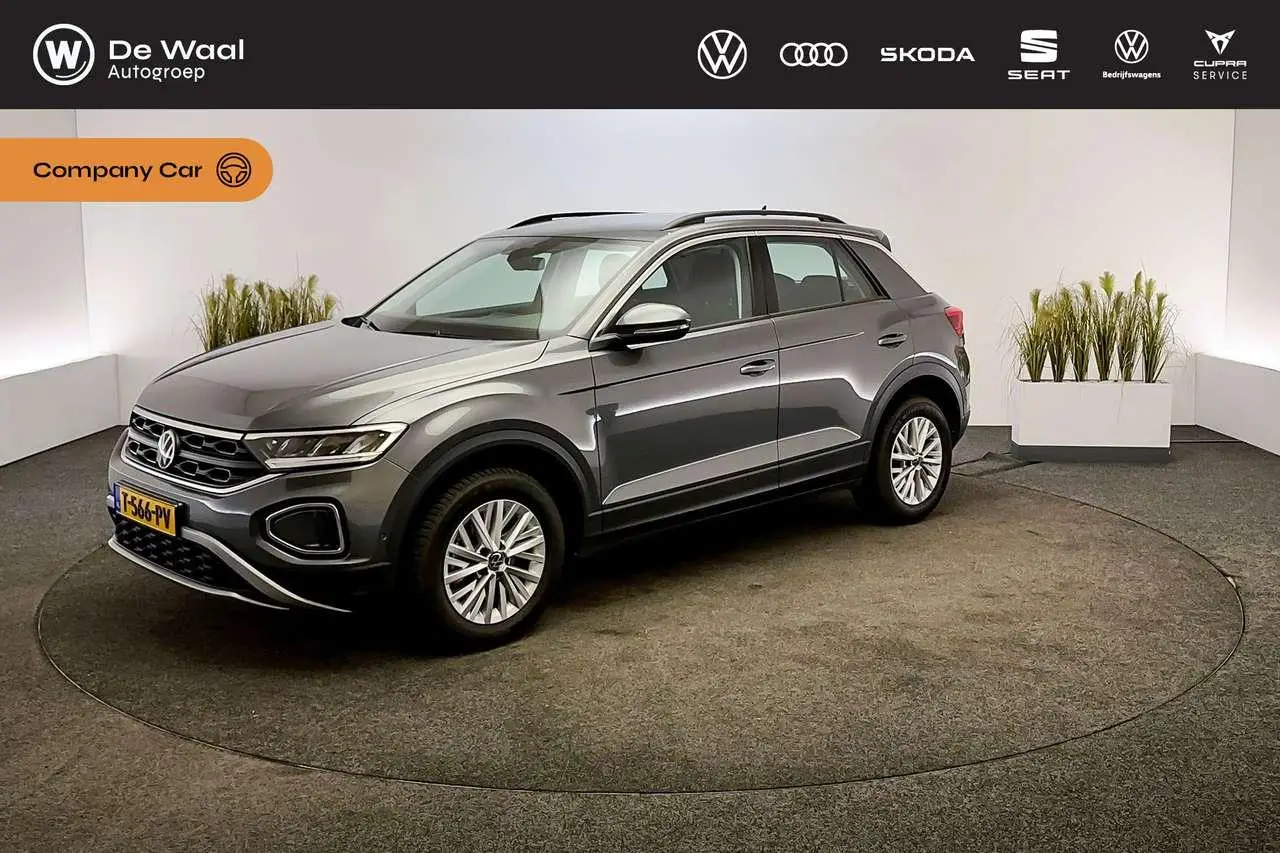 Photo 1 : Volkswagen T-roc 2023 Essence