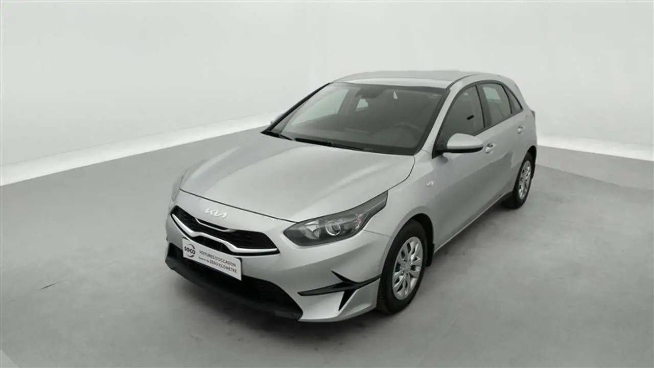 Photo 1 : Kia Ceed 2023 Essence