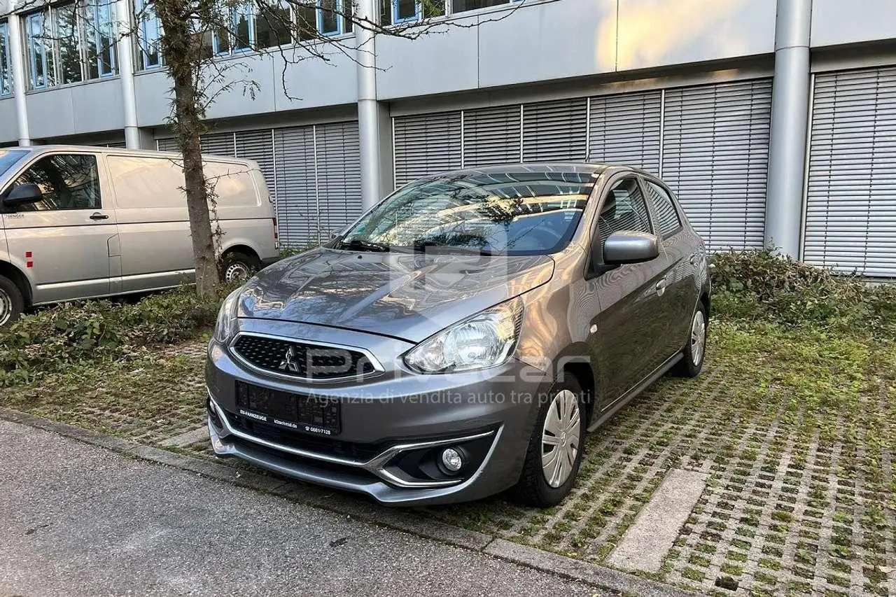 Photo 1 : Mitsubishi Space Star 2017 Petrol