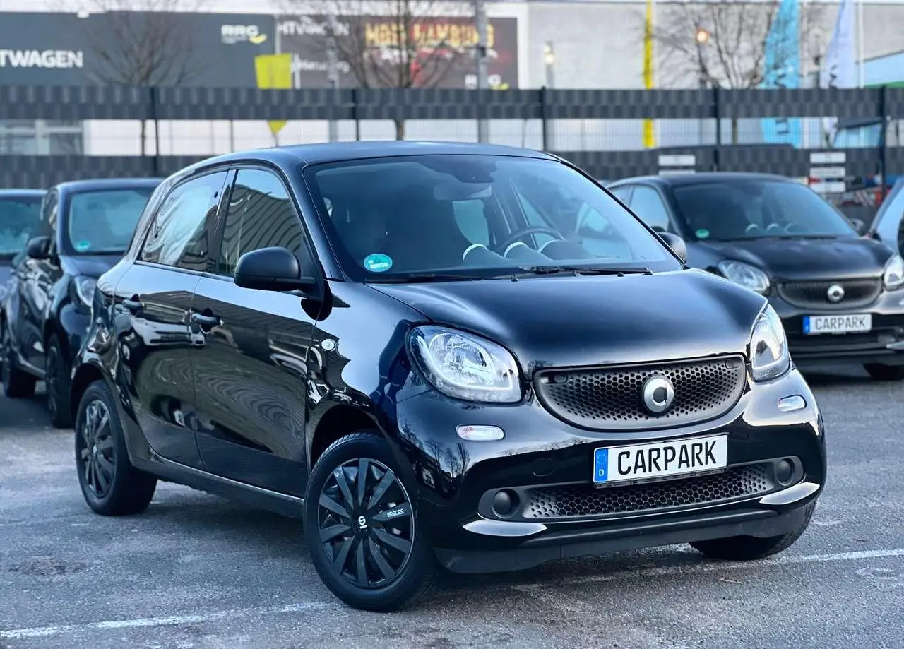 Photo 1 : Smart Forfour 2019 Petrol