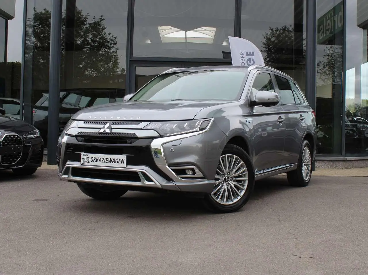 Photo 1 : Mitsubishi Outlander 2019 Hybrid