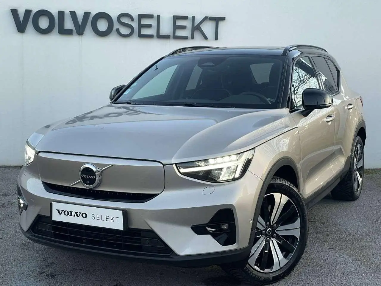 Photo 1 : Volvo Xc40 2023 Hybride