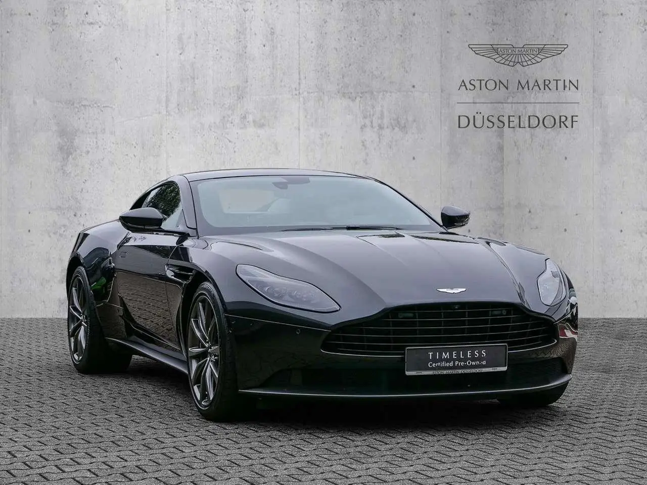 Photo 1 : Aston Martin V8 2019 Essence