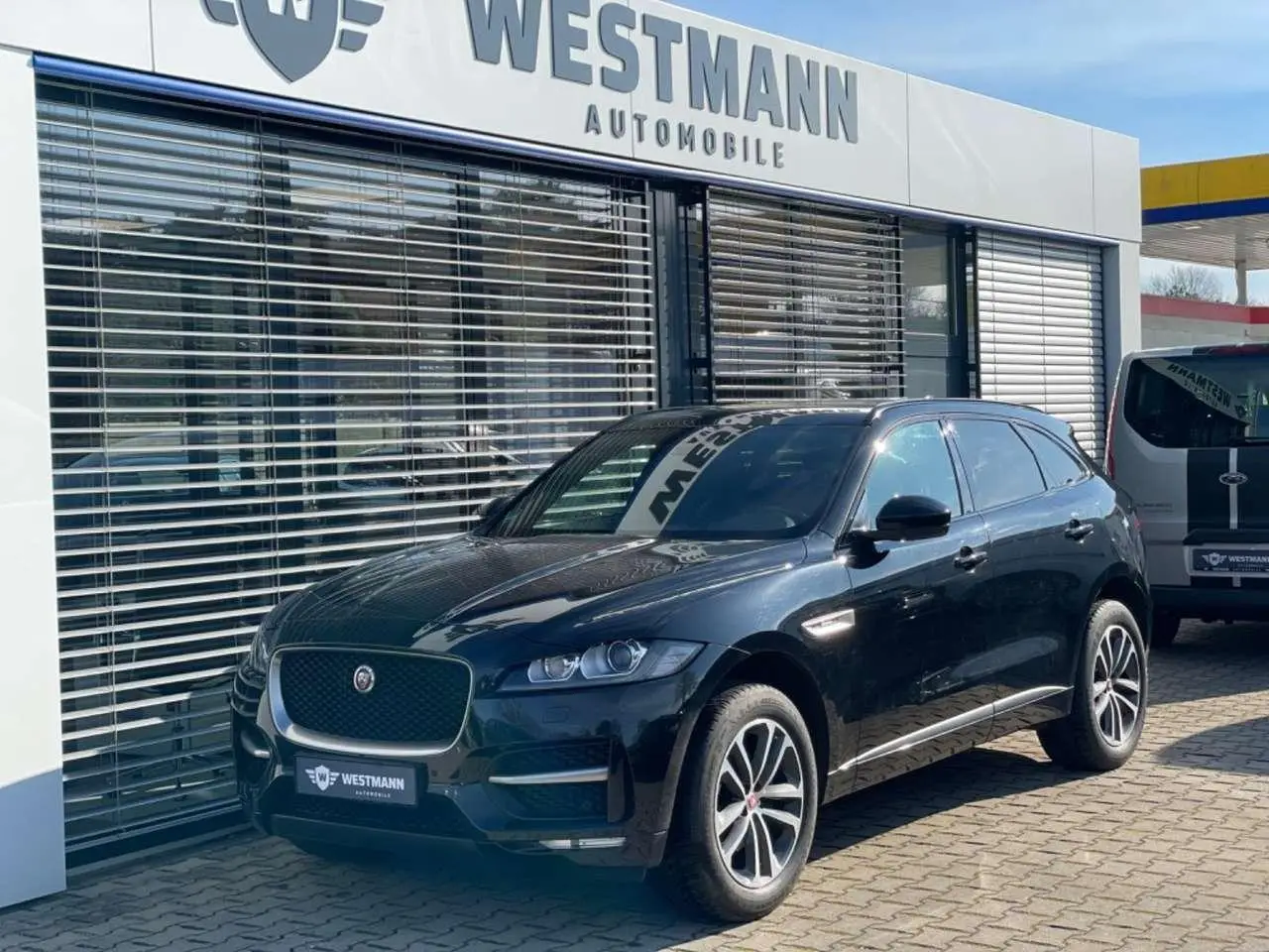 Photo 1 : Jaguar F-pace 2019 Essence