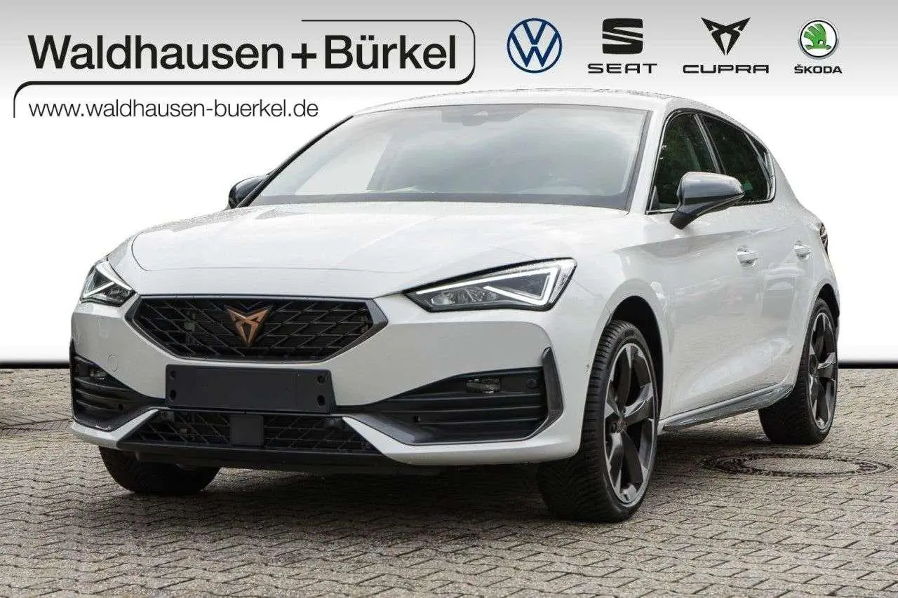 Photo 1 : Cupra Leon 2024 Petrol