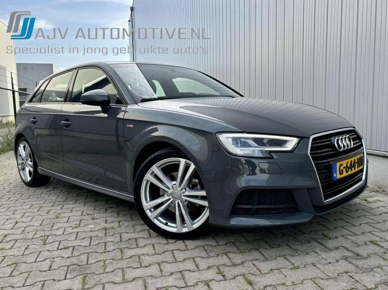 Photo 1 : Audi A3 2019 Petrol