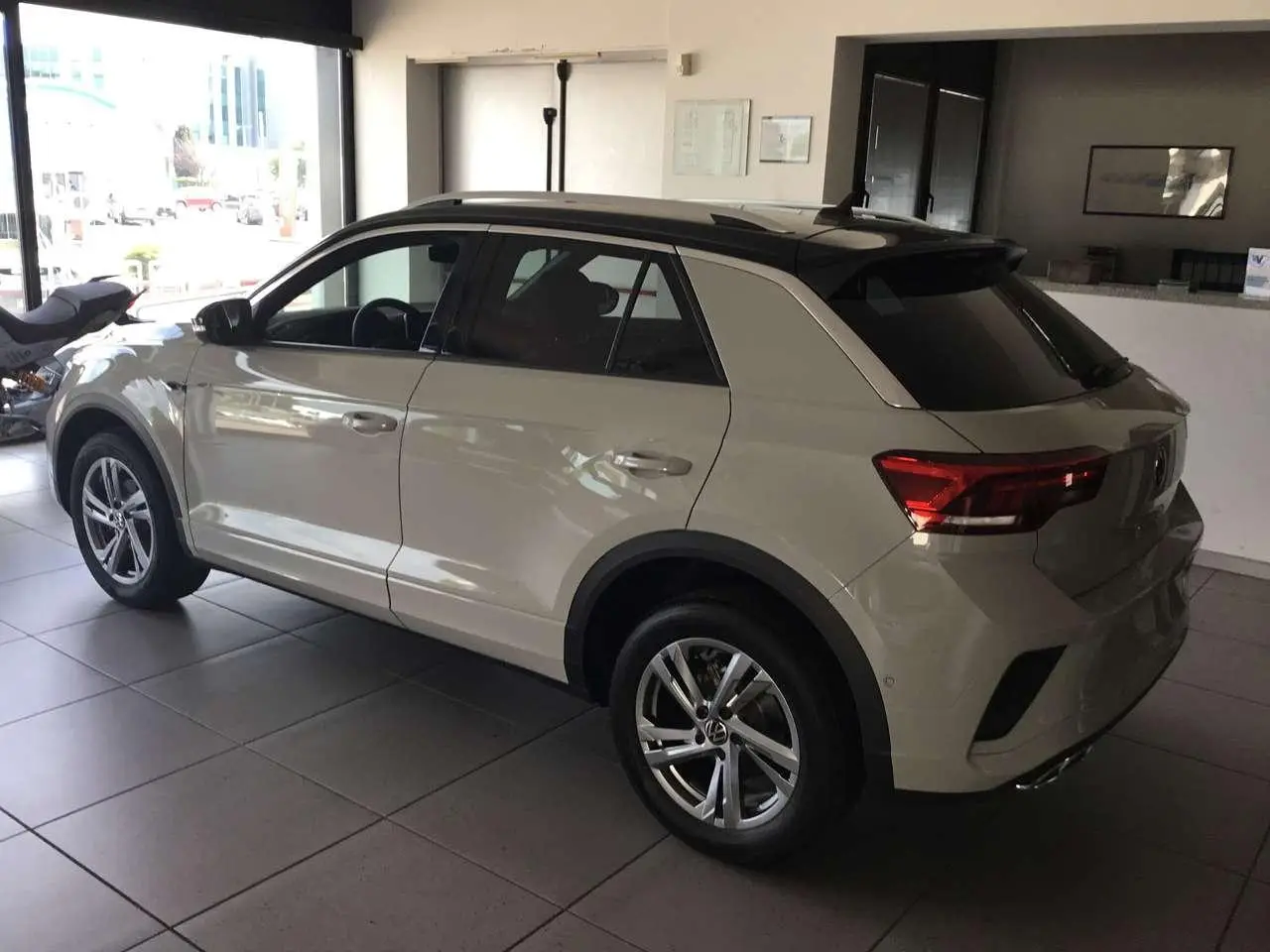 Photo 1 : Volkswagen T-roc 2024 Petrol