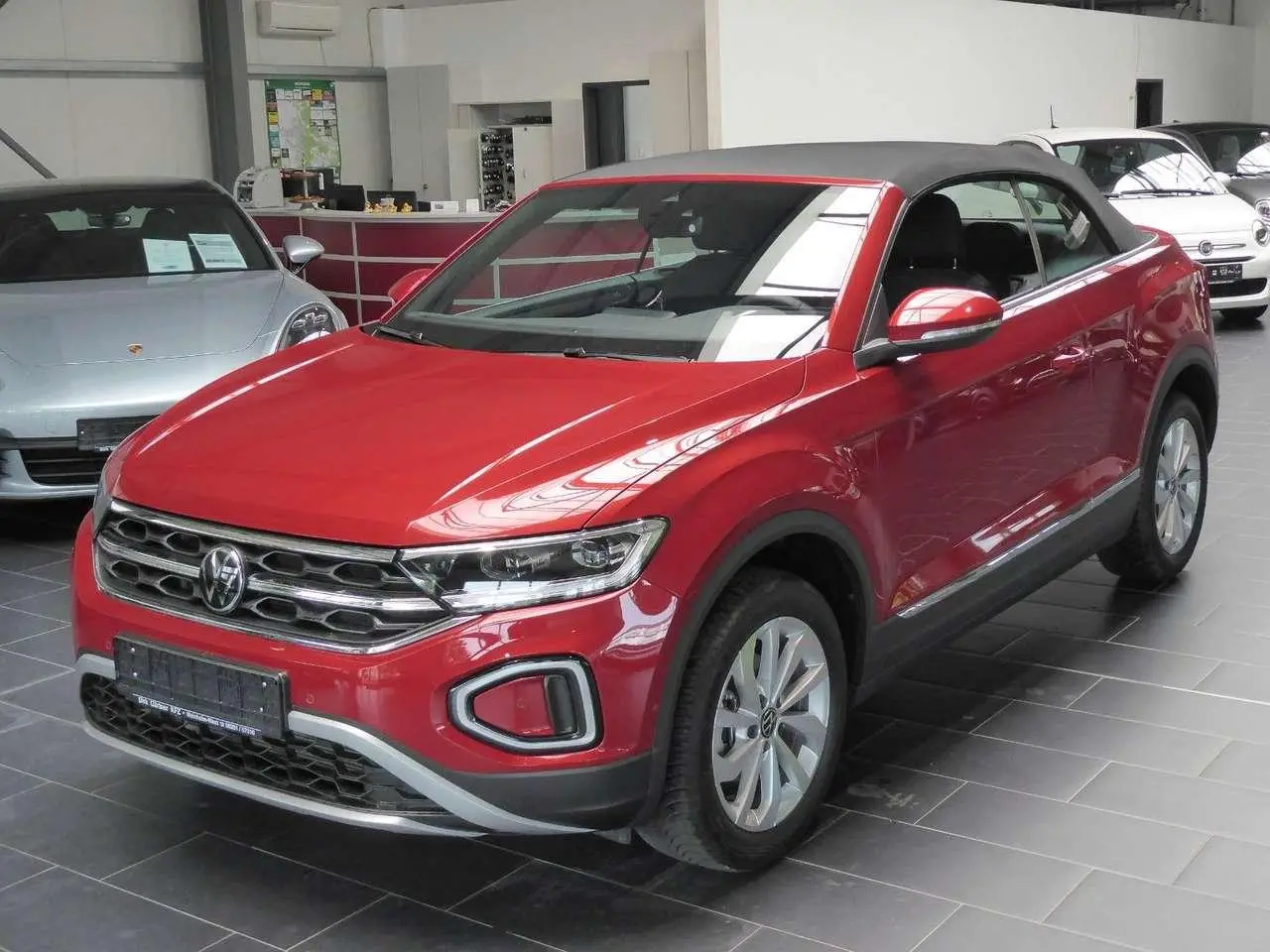 Photo 1 : Volkswagen T-roc 2023 Essence