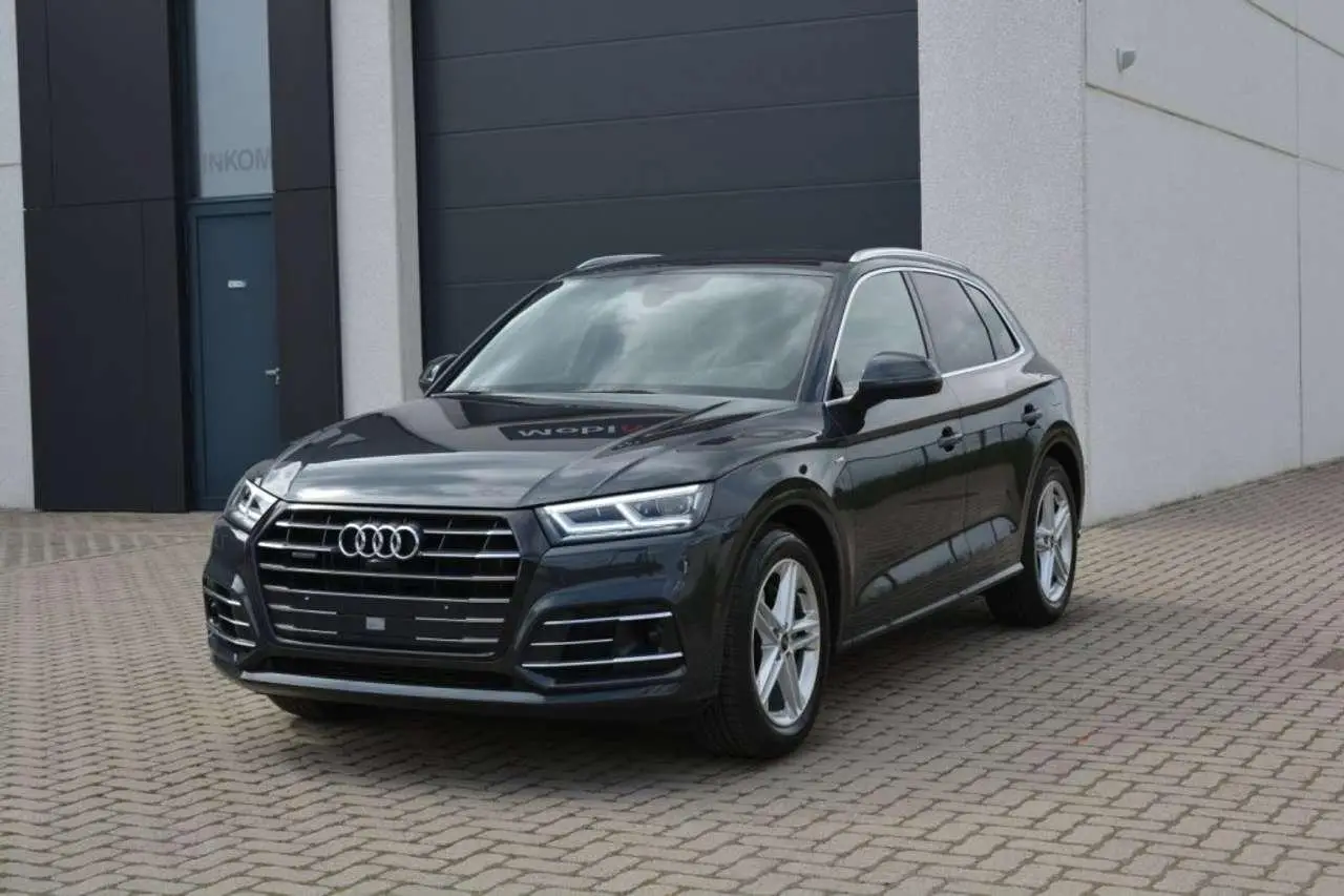 Photo 1 : Audi Q5 2020 Hybrid