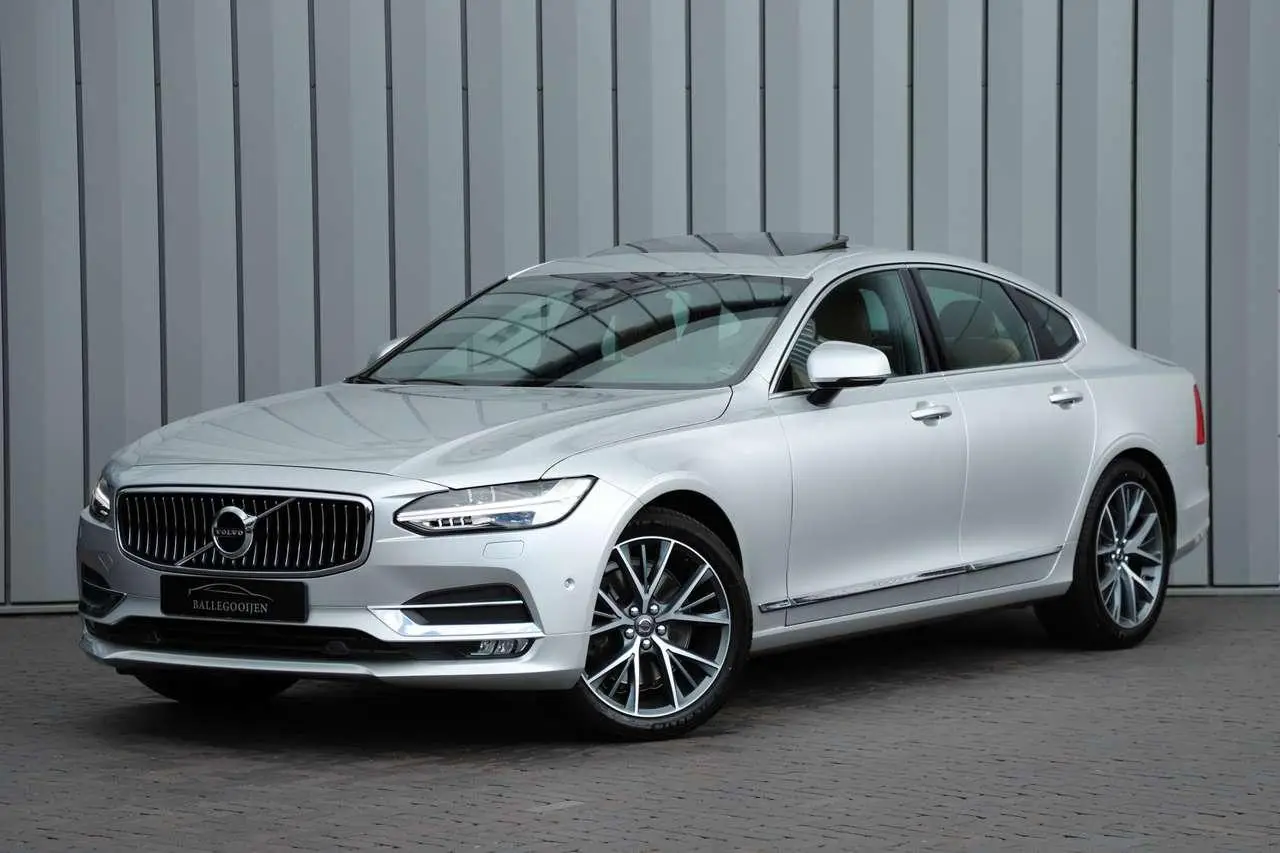 Photo 1 : Volvo S90 2016 Essence