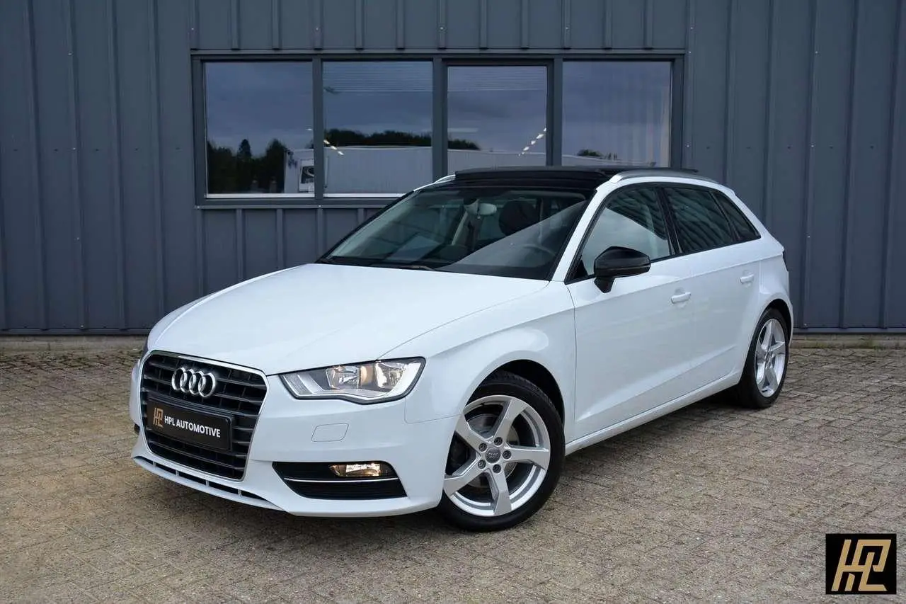 Photo 1 : Audi A3 2015 Petrol