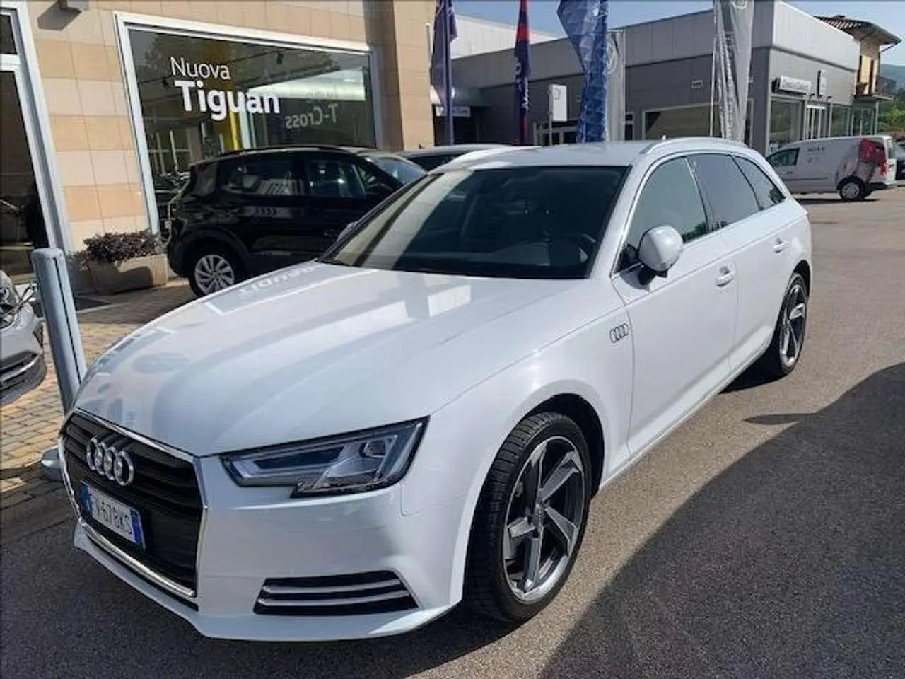 Photo 1 : Audi A4 2019 Others