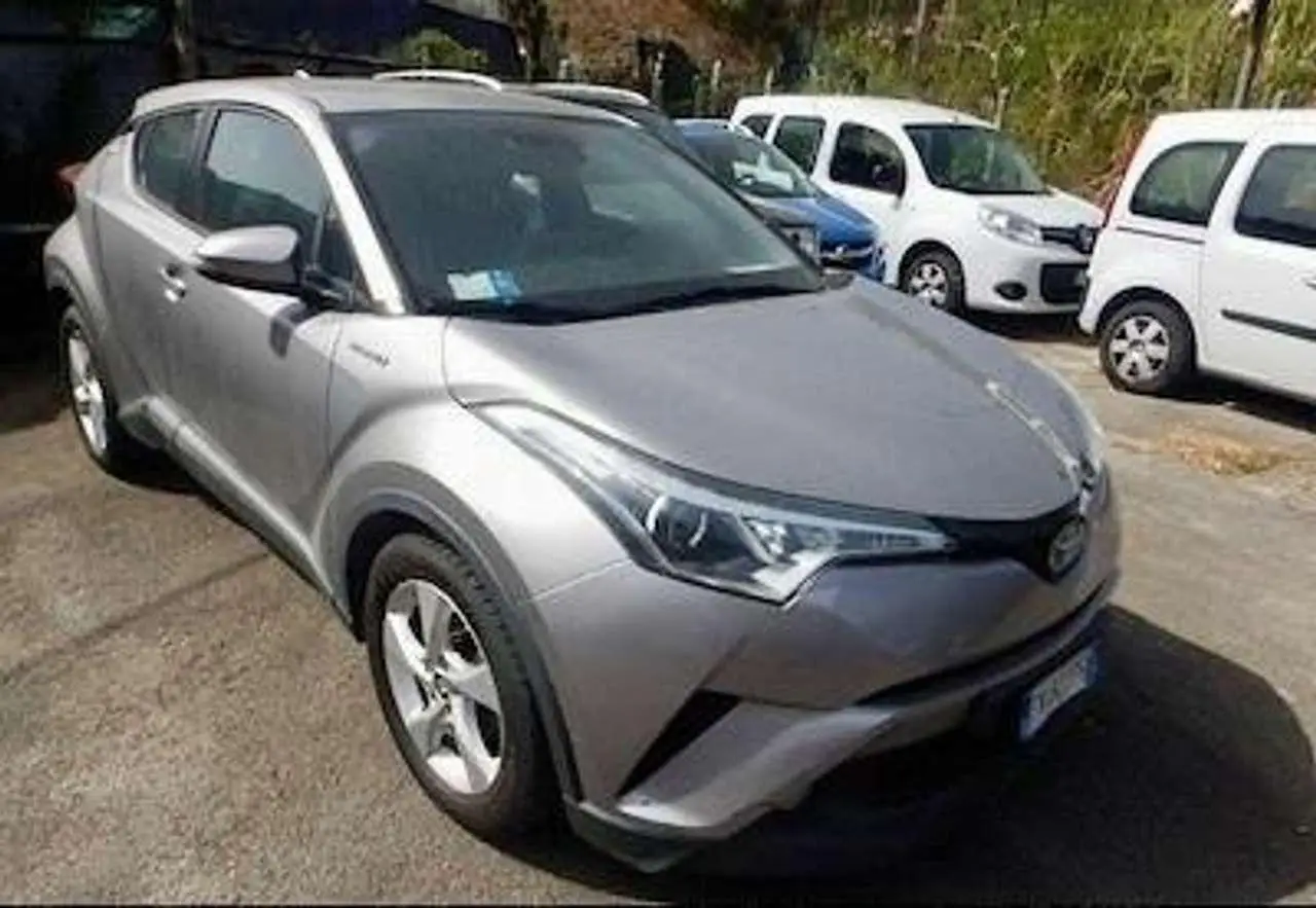 Photo 1 : Toyota C-hr 2018 Hybride