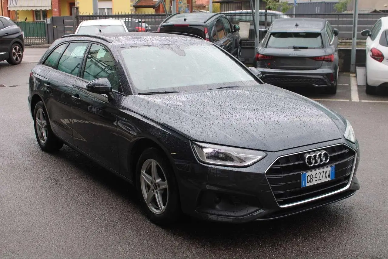 Photo 1 : Audi A4 2021 Hybride