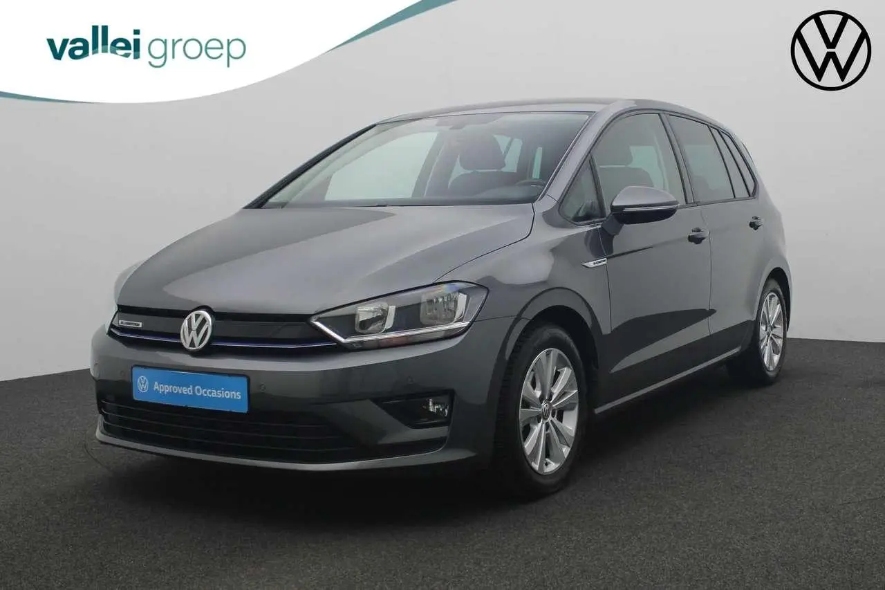 Photo 1 : Volkswagen Golf 2017 Petrol