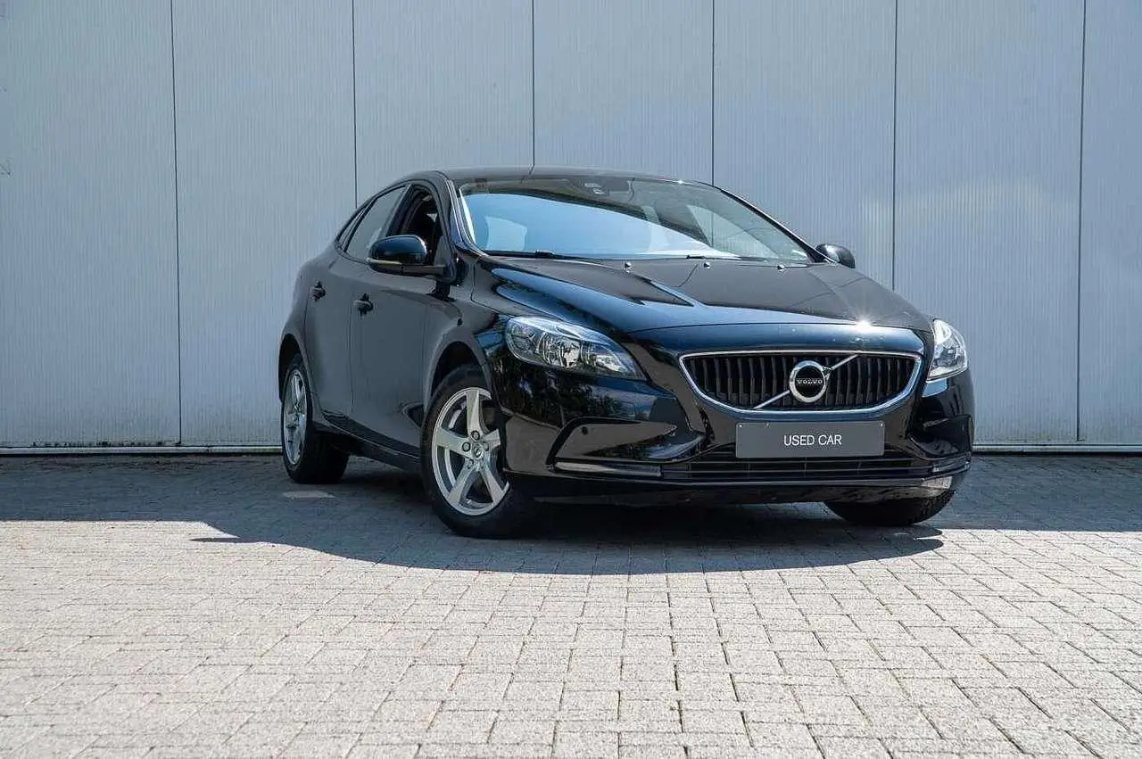 Photo 1 : Volvo V40 2017 Petrol