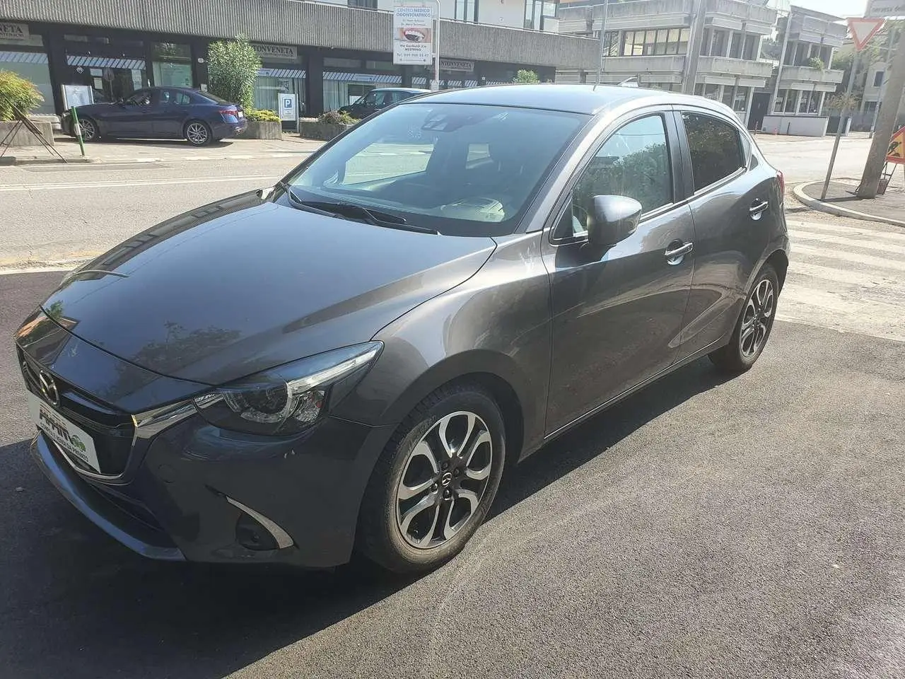 Photo 1 : Mazda 2 2019 Essence