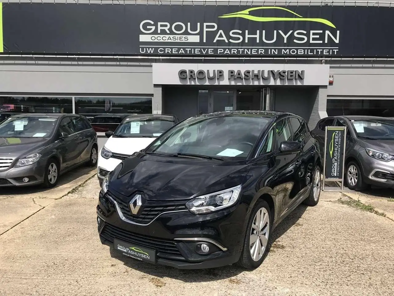 Photo 1 : Renault Scenic 2019 Essence