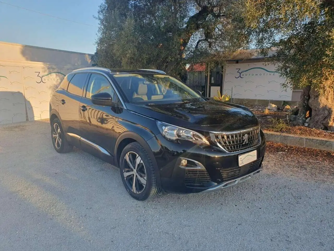 Photo 1 : Peugeot 3008 2019 Essence