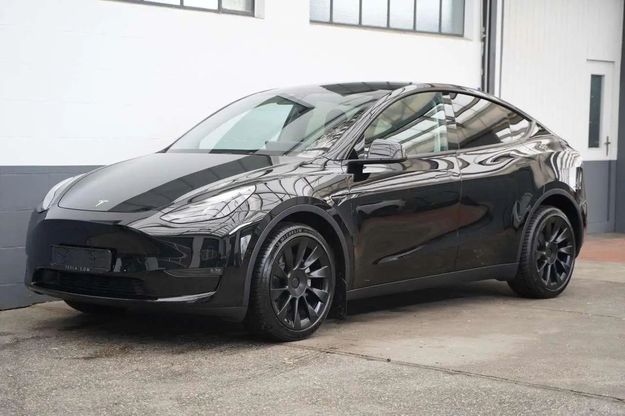 Photo 1 : Tesla Model Y 2024 Électrique