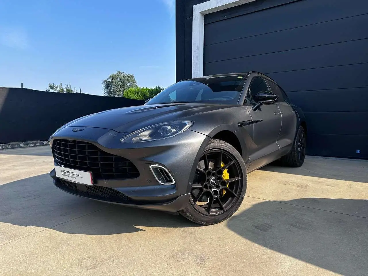 Photo 1 : Aston Martin Dbx 2021 Petrol