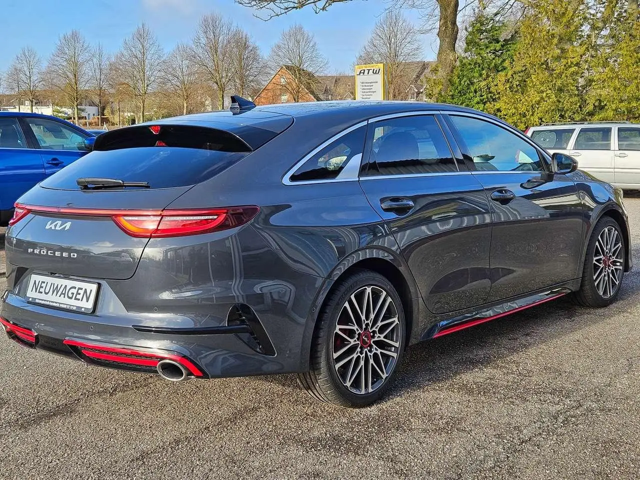 Photo 1 : Kia Proceed 2024 Petrol