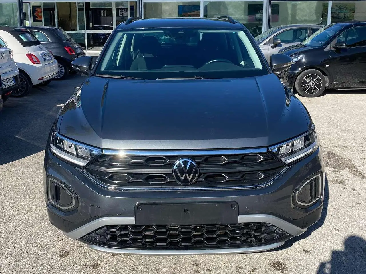 Photo 1 : Volkswagen T-roc 2023 Essence