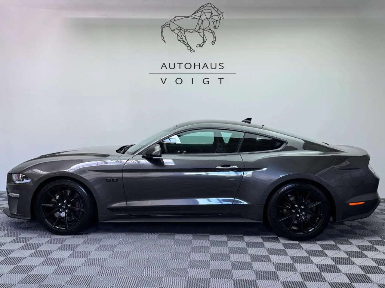 Photo 1 : Ford Mustang 2020 Petrol