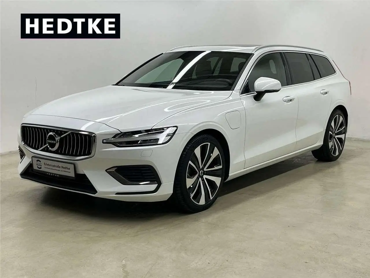 Photo 1 : Volvo V60 2020 Hybride