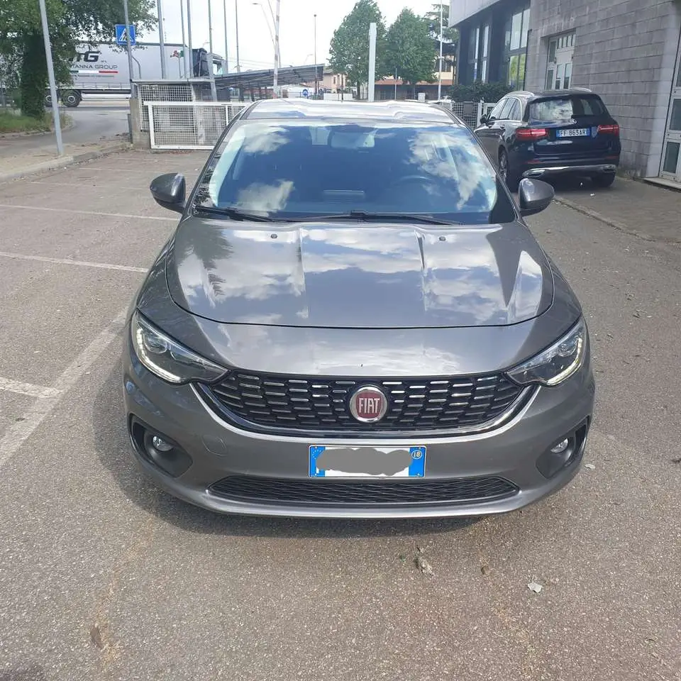 Photo 1 : Fiat Tipo 2018 Petrol