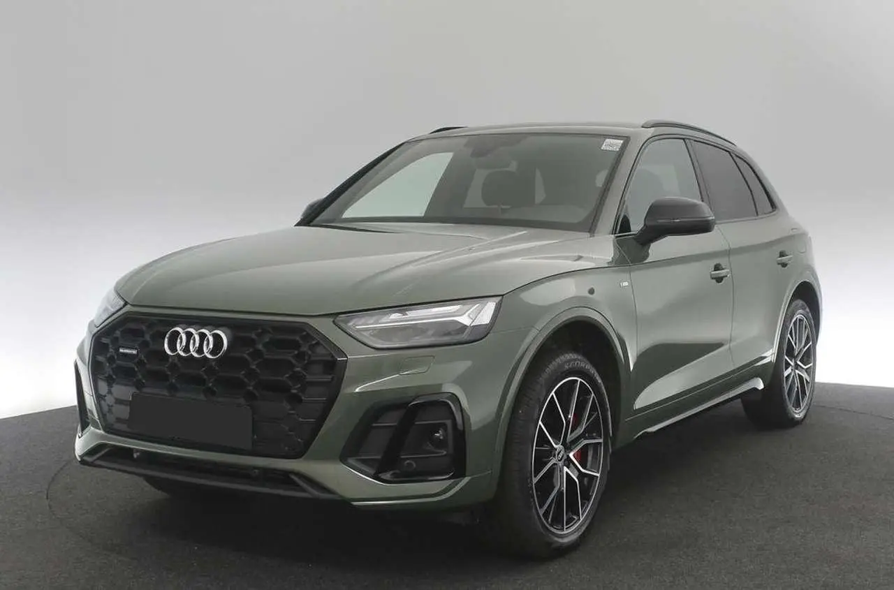 Photo 1 : Audi Q5 2022 Hybride