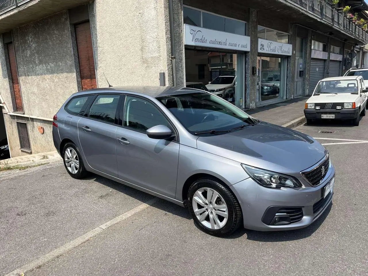 Photo 1 : Peugeot 308 2018 Diesel