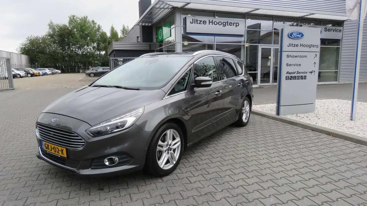 Photo 1 : Ford S-max 2016 Petrol