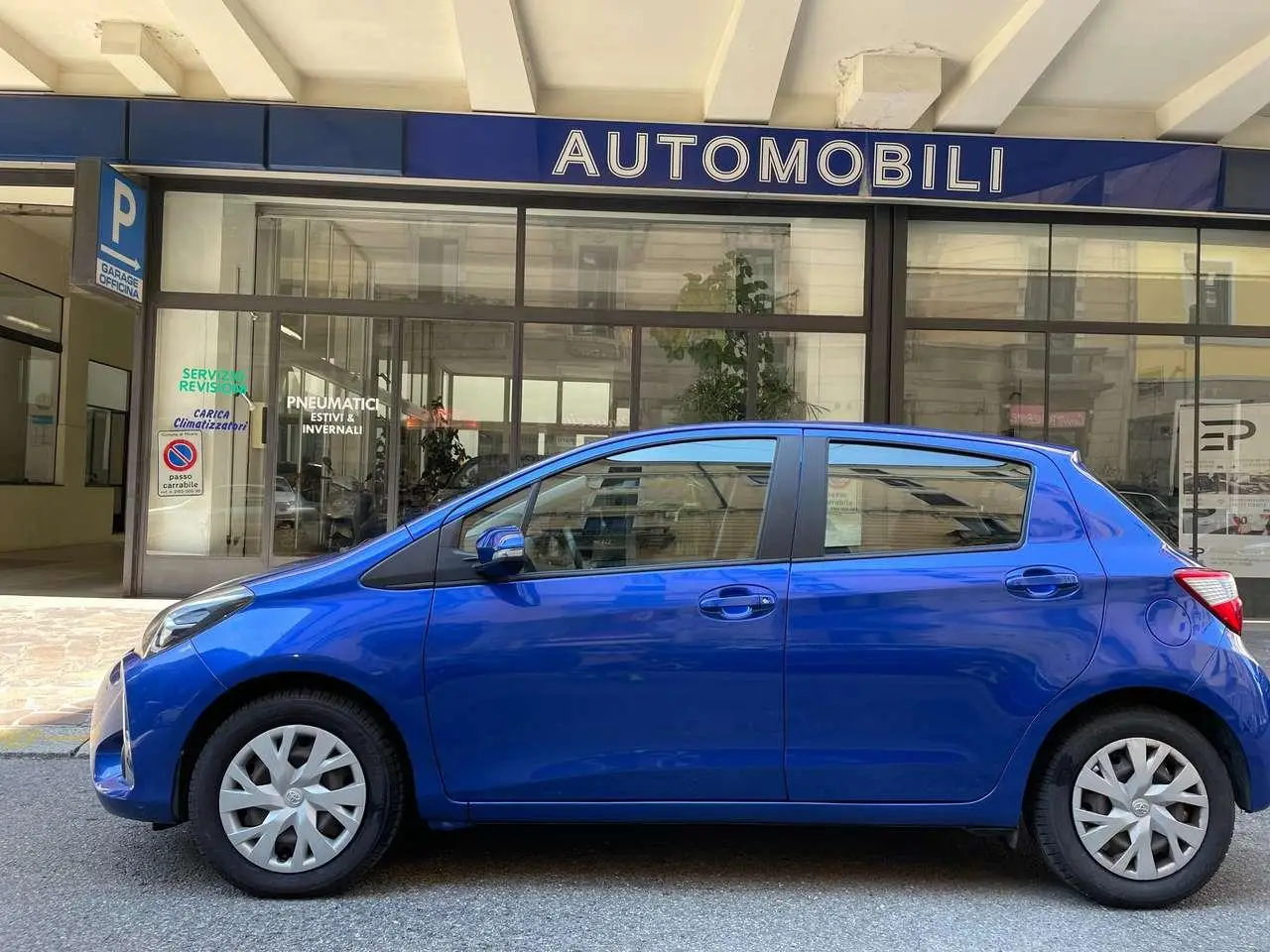 Photo 1 : Toyota Yaris 2018 Petrol