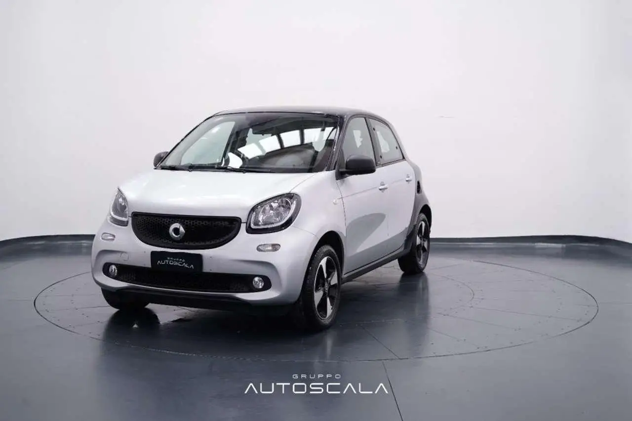 Photo 1 : Smart Forfour 2018 Petrol