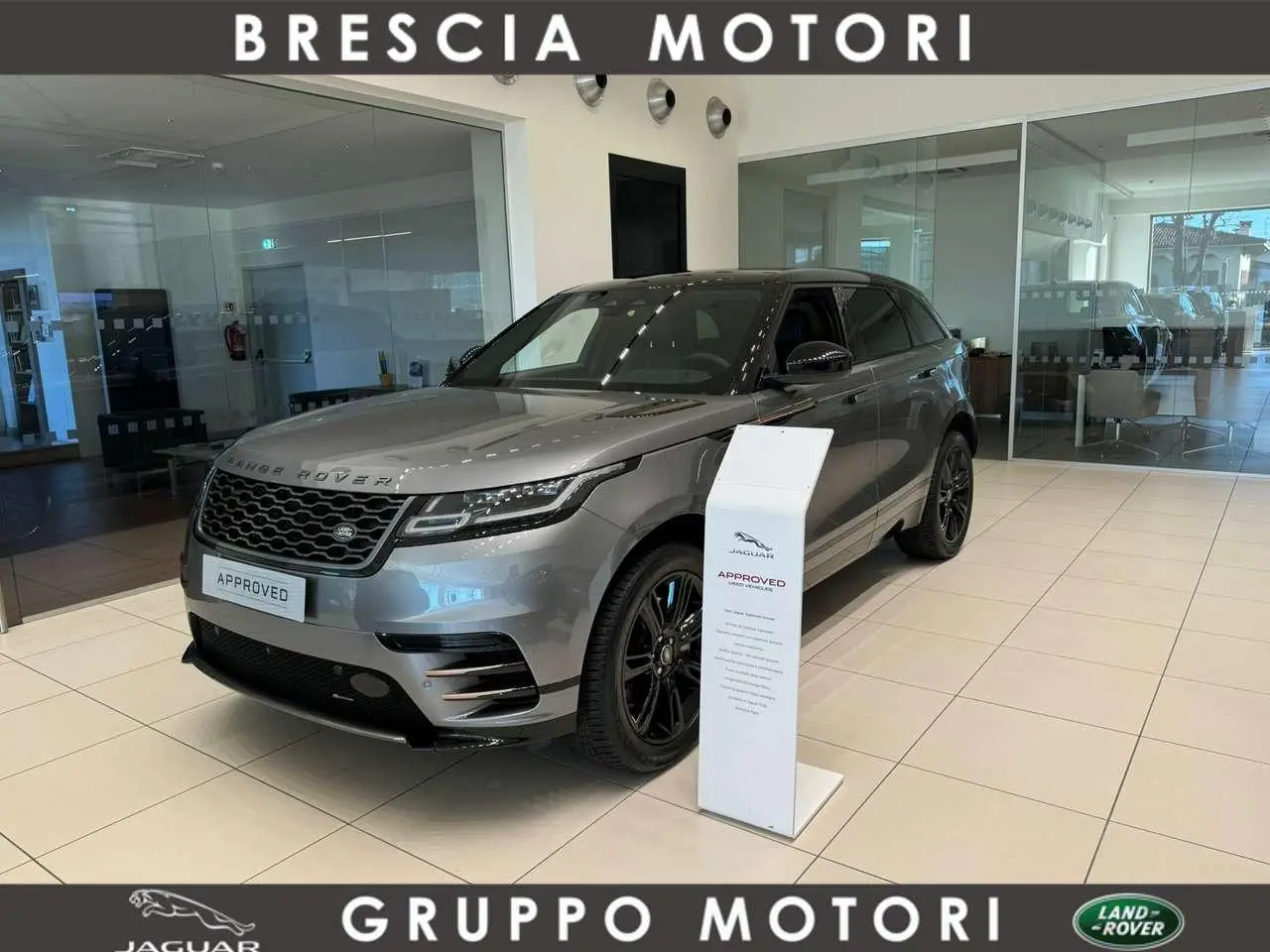 Photo 1 : Land Rover Range Rover Velar 2022 Hybride