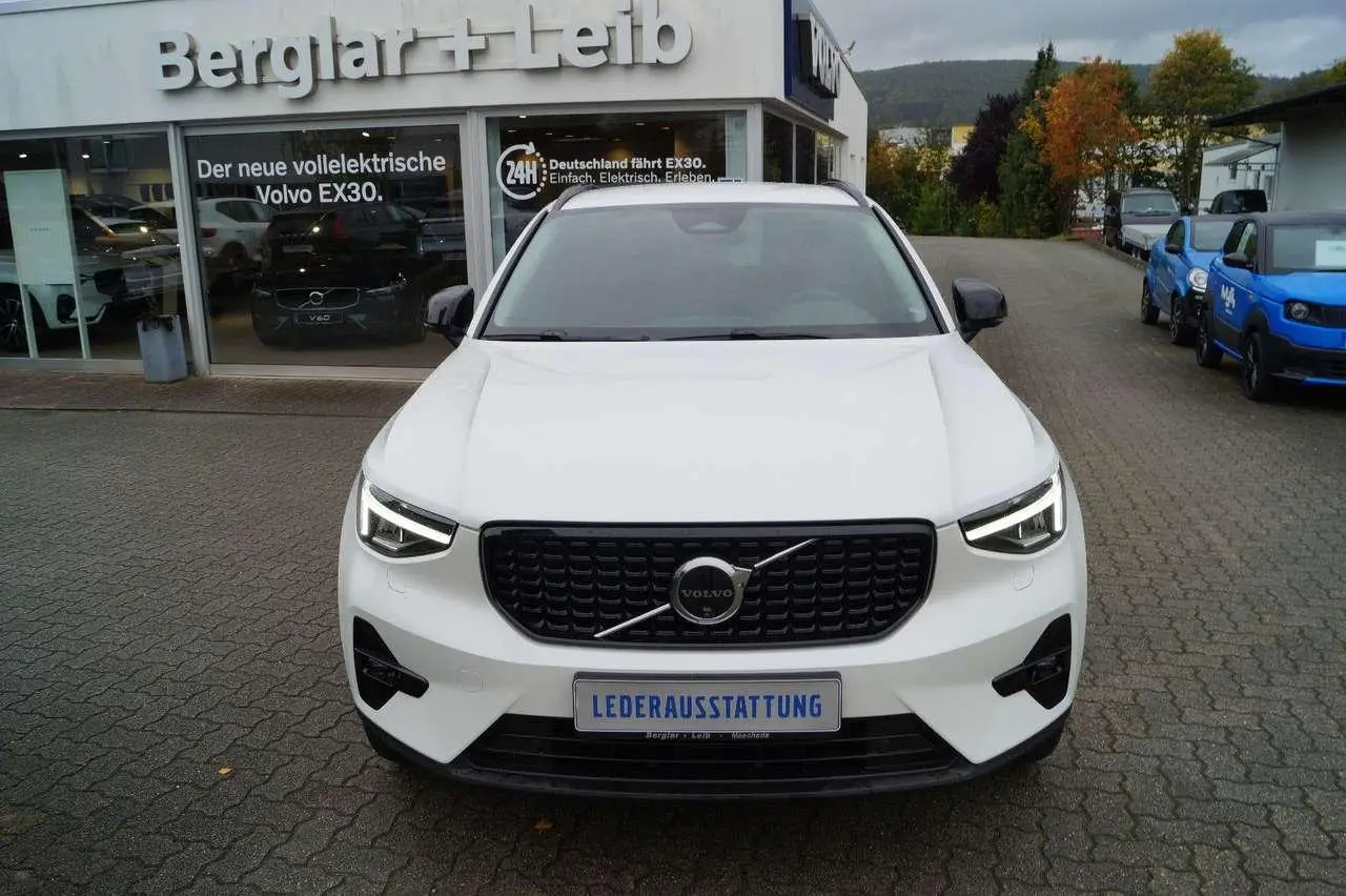 Photo 1 : Volvo Xc40 2024 Petrol