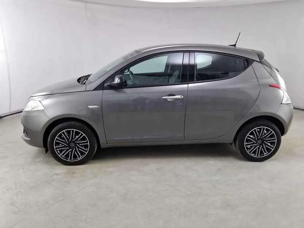 Photo 1 : Lancia Ypsilon 2023 Hybride