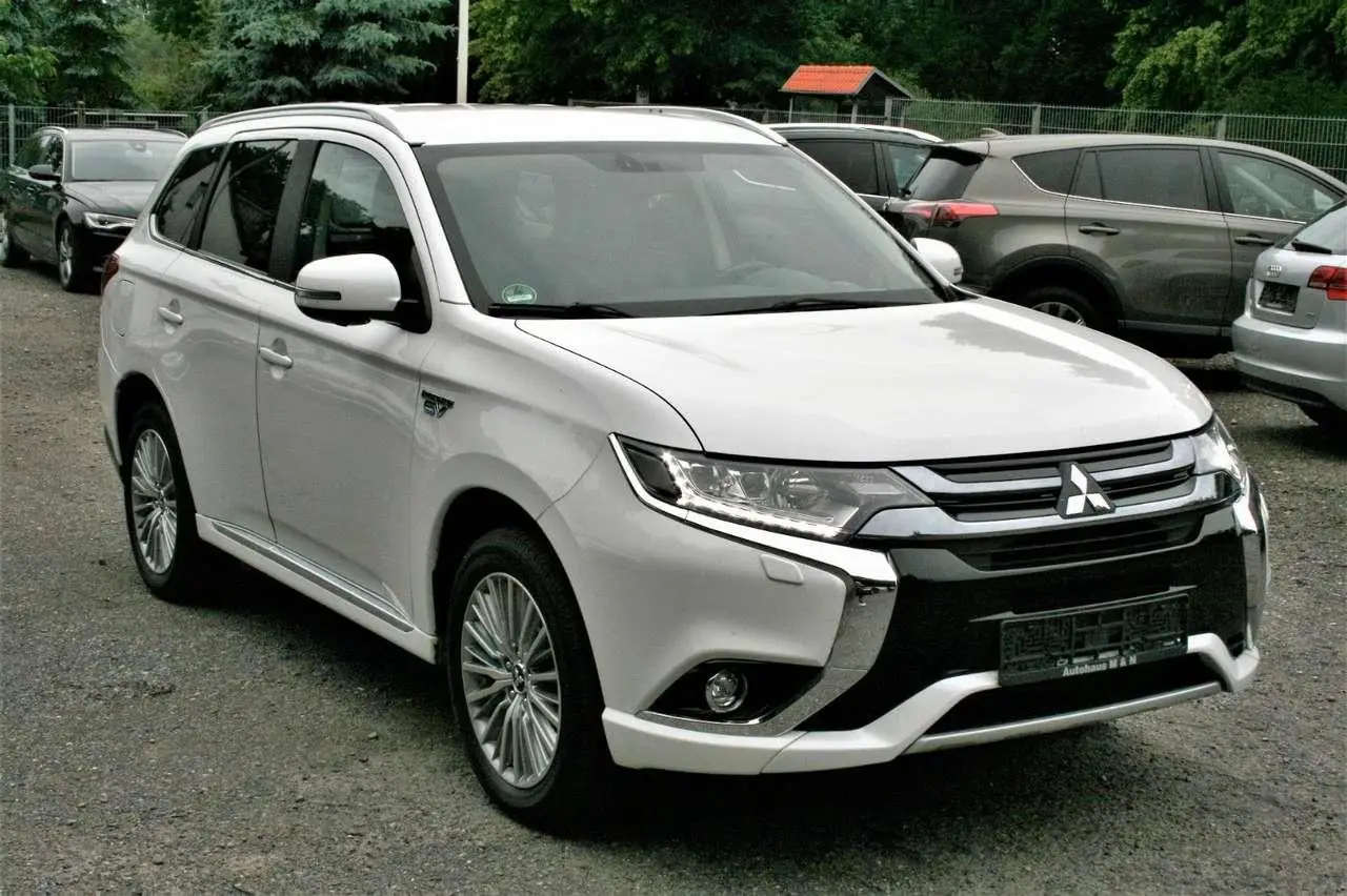 Photo 1 : Mitsubishi Outlander 2017 Hybrid