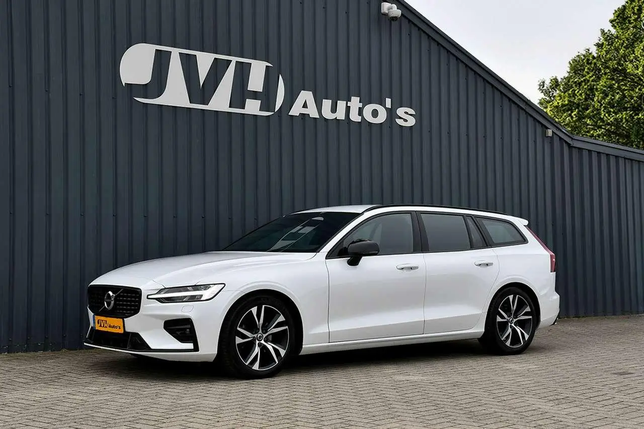 Photo 1 : Volvo V60 2021 Petrol