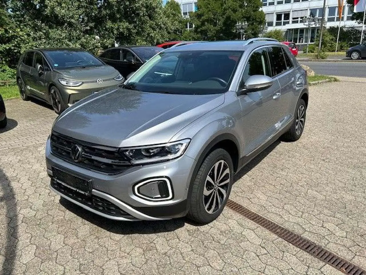 Photo 1 : Volkswagen T-roc 2023 Essence