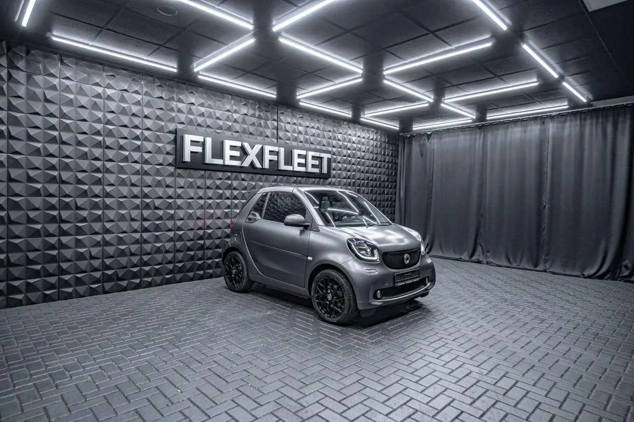 Photo 1 : Smart Fortwo 2019 Petrol