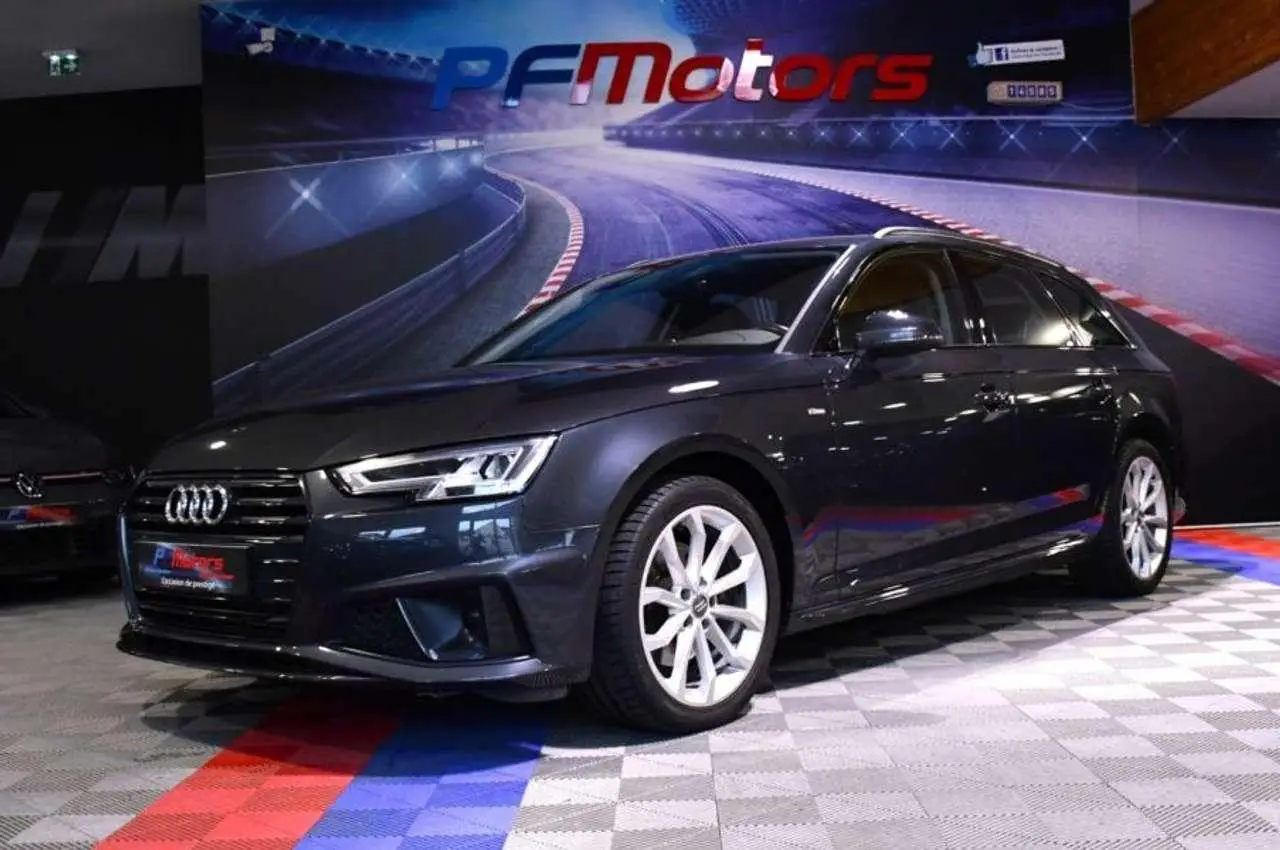 Photo 1 : Audi A4 2019 Essence