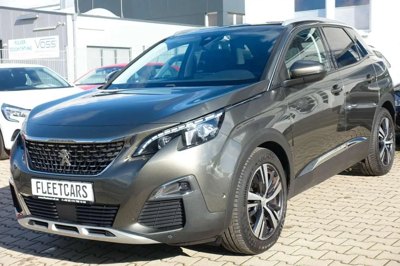 Photo 1 : Peugeot 3008 2017 Essence