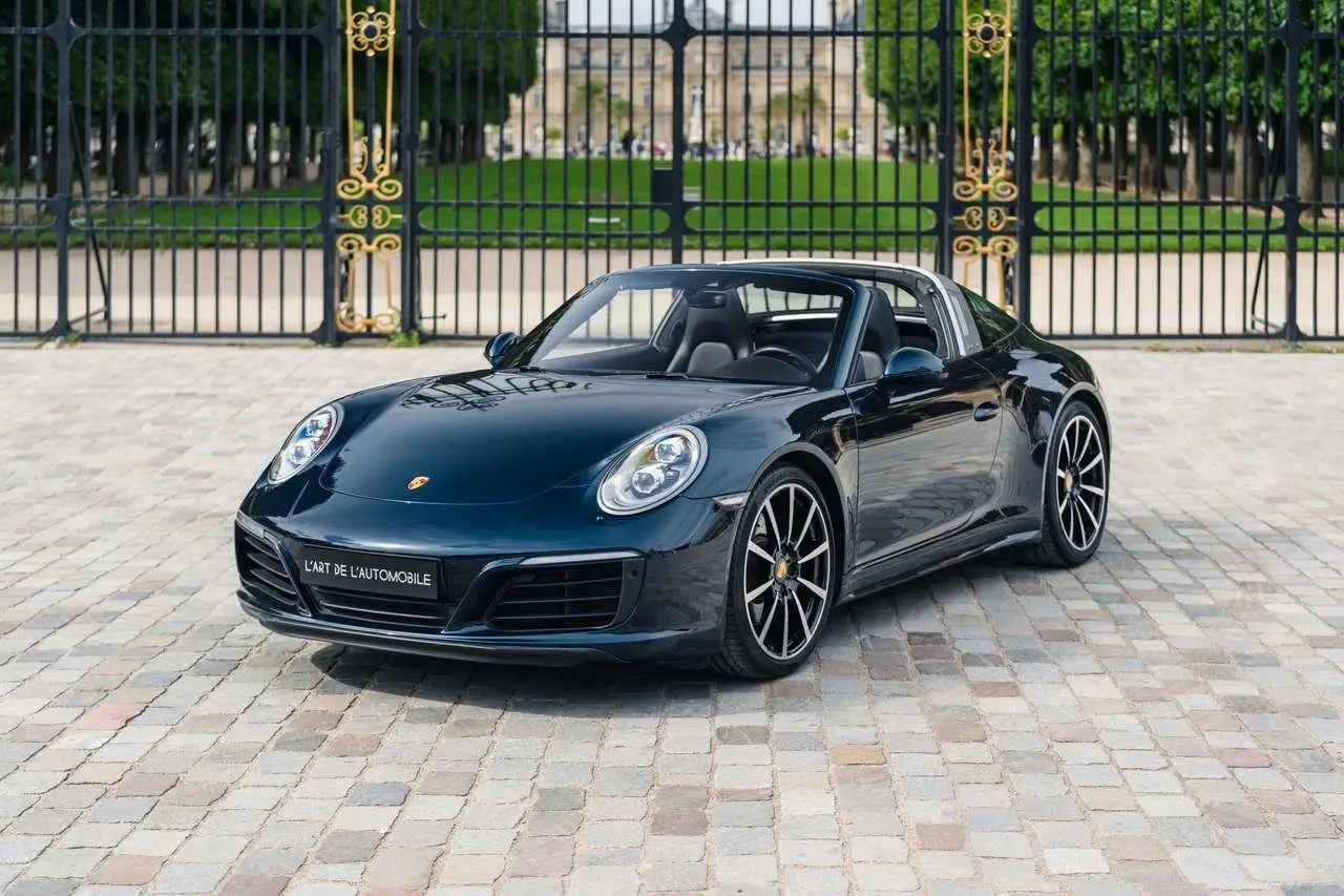 Photo 1 : Porsche 991 2018 Petrol