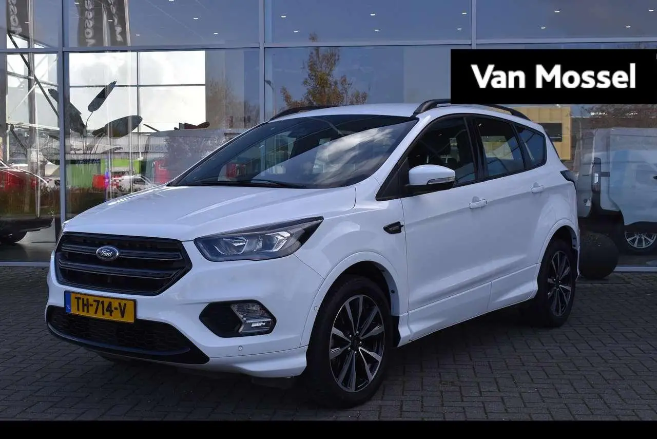 Photo 1 : Ford Kuga 2018 Essence